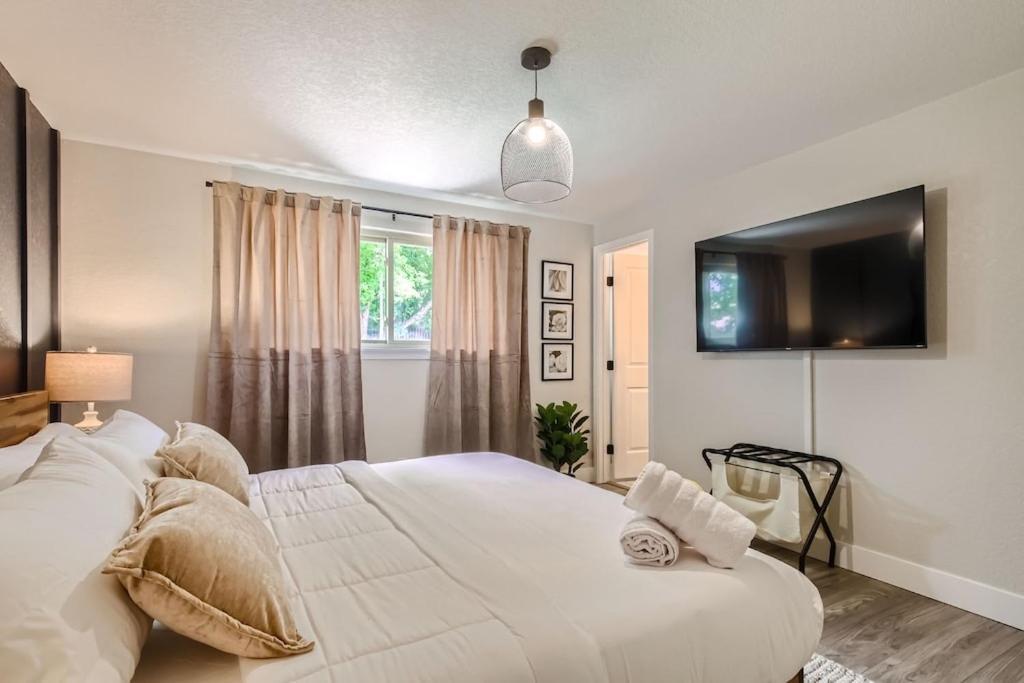 Heights Hideaway - Great Location - Game And Movie Room Westminster Esterno foto